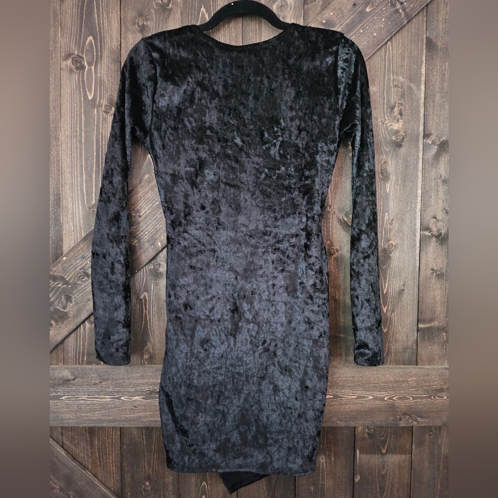 NWT Solid Black velvet wrap dress with long sleeve and v neckline. - Picture 6 of 7